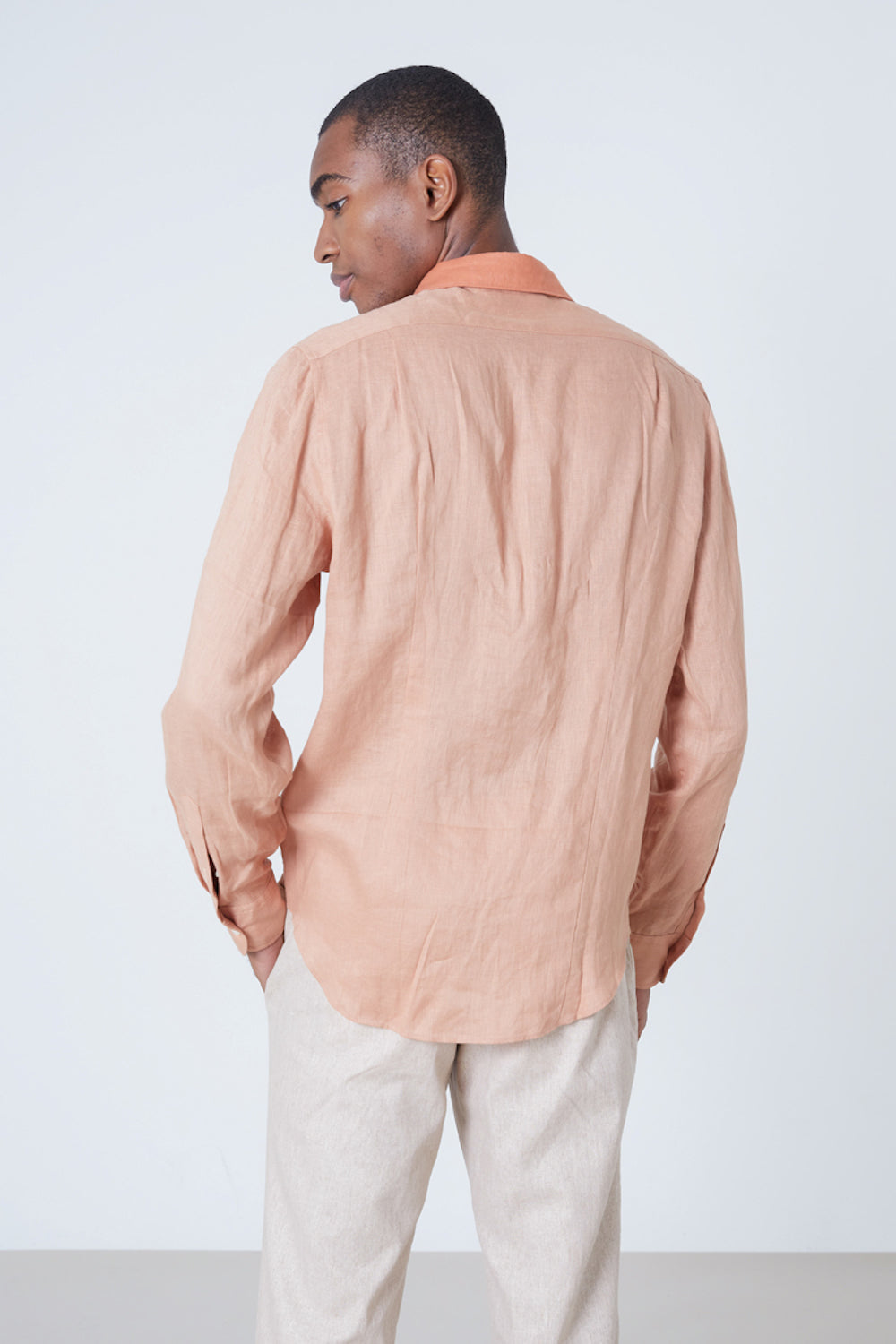 CUTAWAY COLLAR SHIRT