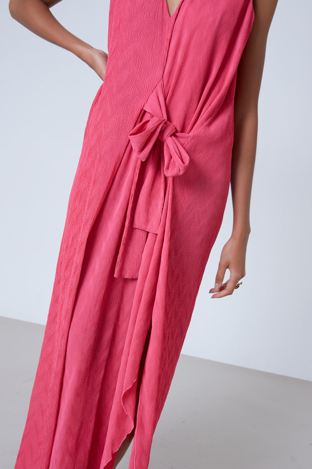 TEXTURED TIE WAIST DRESS