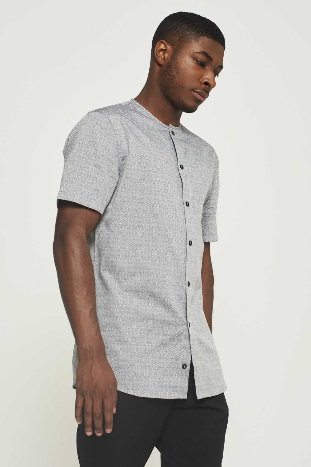 COLLARLESS SHORT SLEEVE SHIRT