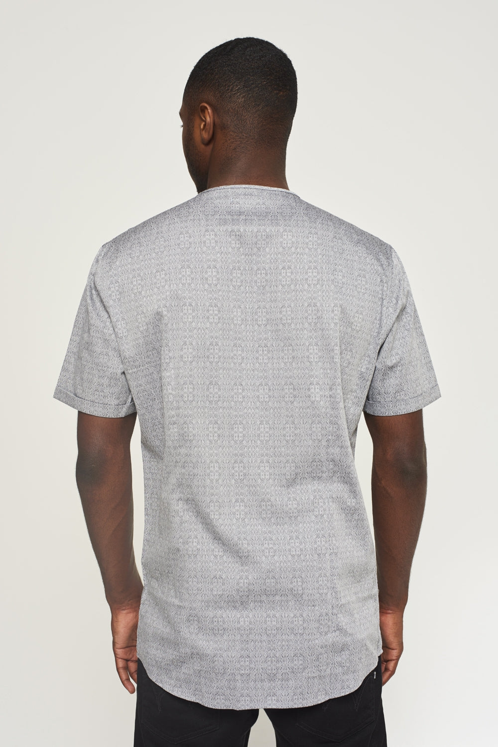 COLLARLESS SHORT SLEEVE SHIRT