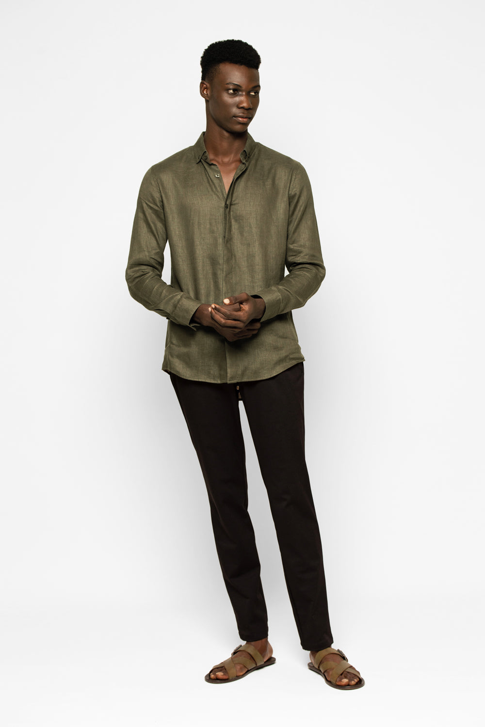 BUTTON-DOWN COLLAR LINEN SHIRT